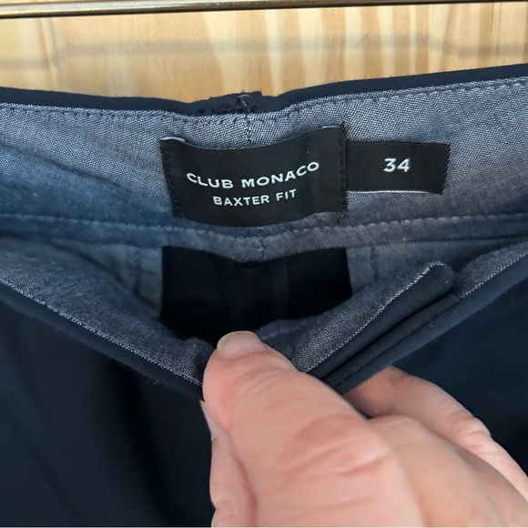 Club Monaco Baxter Fit Men’s Navy Shorts. Size 34. - Picture 5 of 12